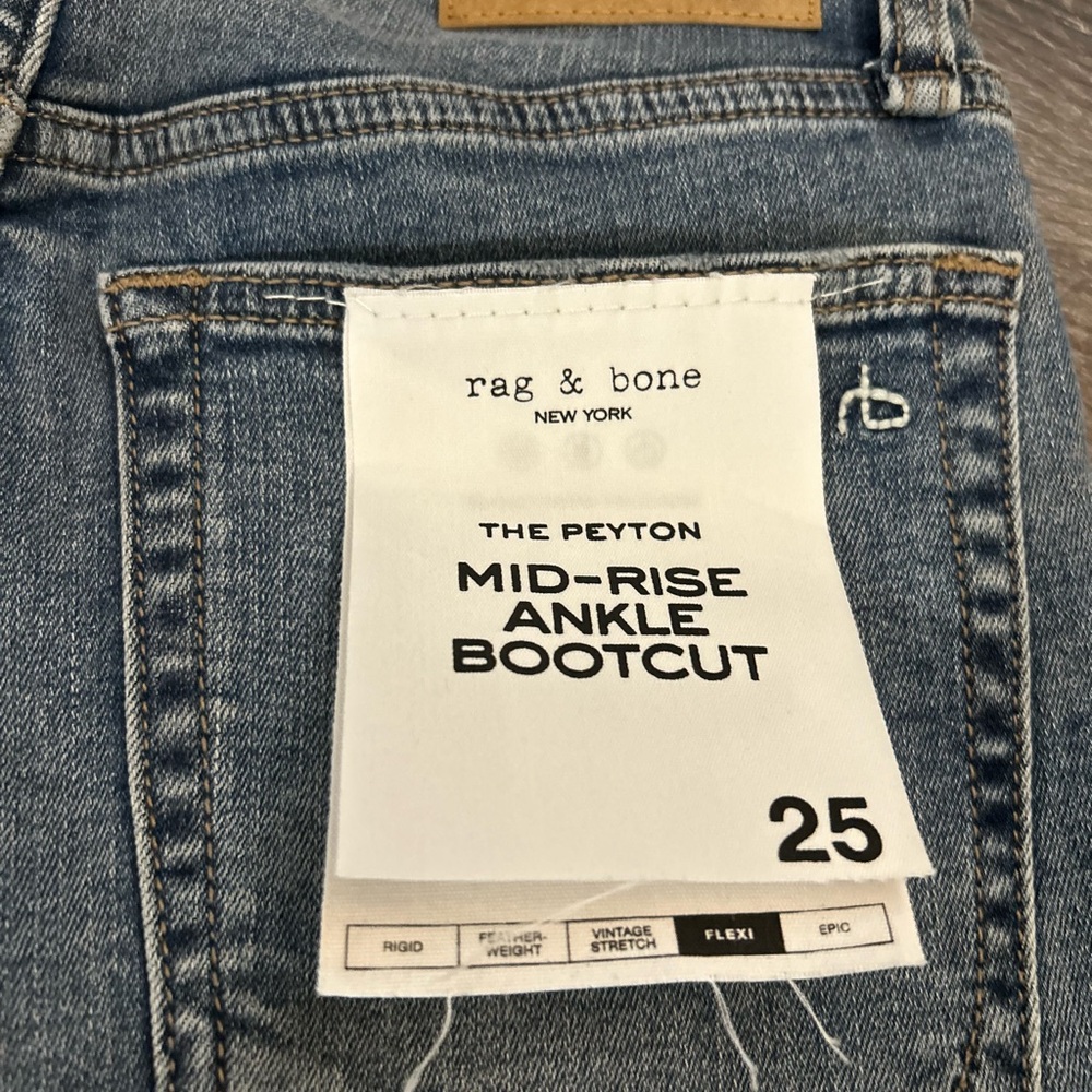 Rag’n’Bone New York the Peyton.  ankle boot cut size 25 new with tags